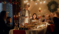 A mesothelioma patient and his loved ones celebrate the holidays