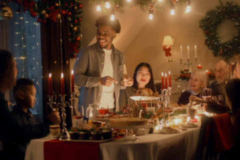 A mesothelioma patient and his loved ones celebrate the holidays