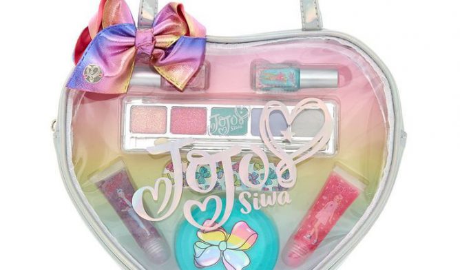 JoJo Siwa's makeup kit recalled by Claire's after FDA finds asbestos